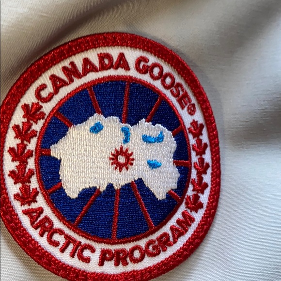 Canada Goose Trillum Parka - Picture 4 of 12
